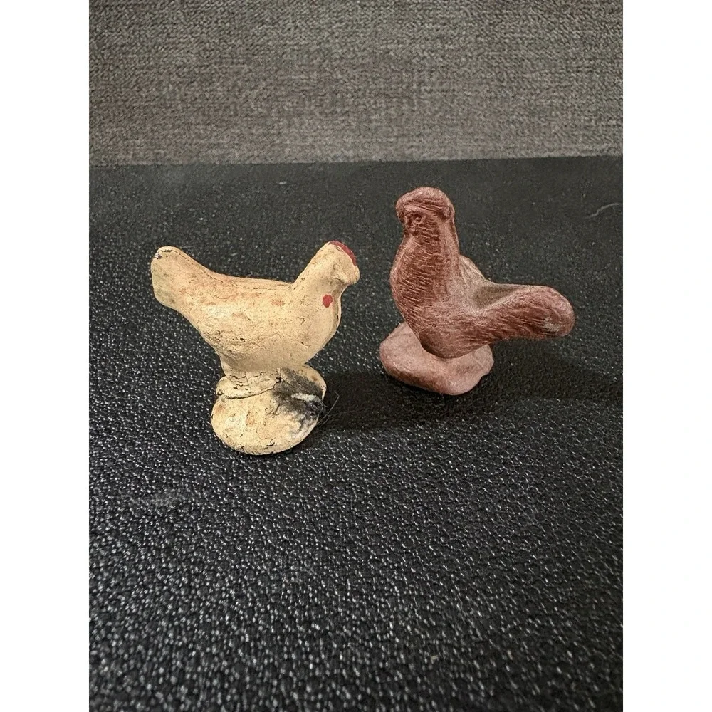 Vintage Rubber Chicken‎ Figurines Primitive Farm Folk Art Style Set 3 Miniatures
